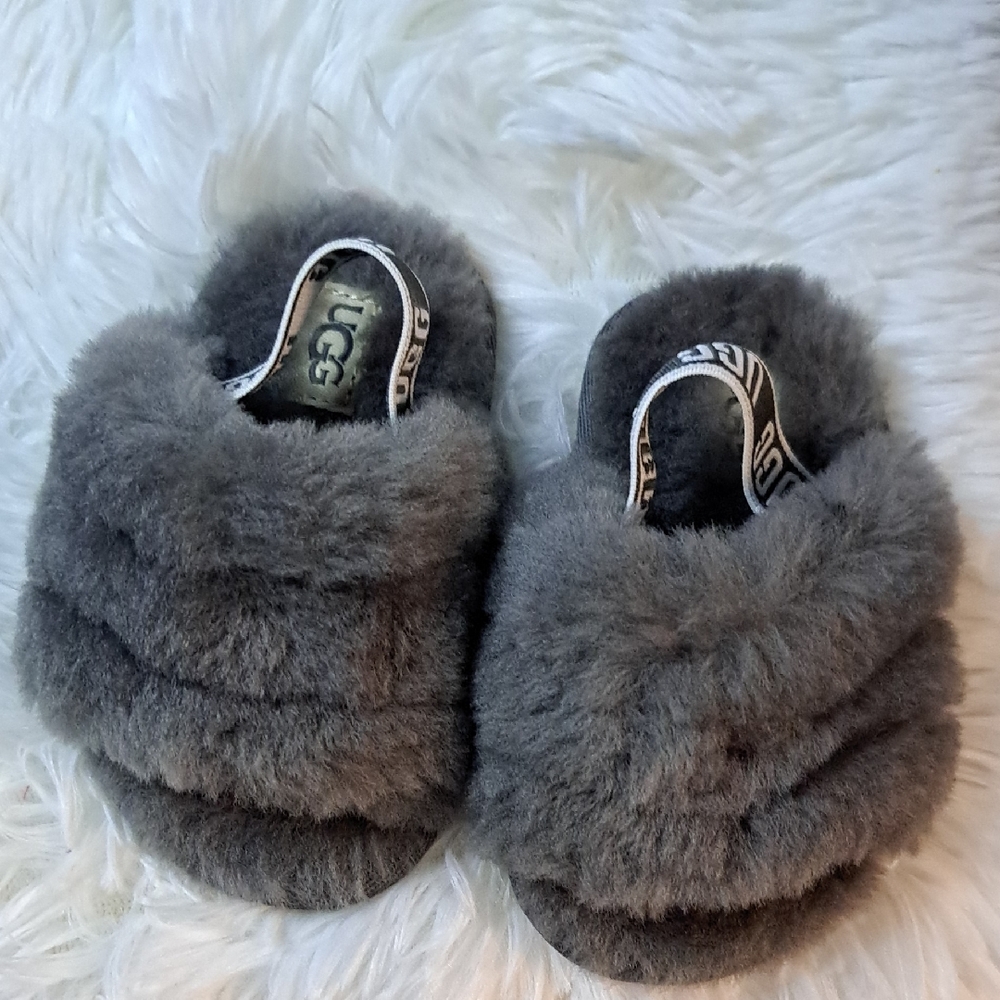 UGG Kids Charcoal Fluffy Slippers Size 4/5 NWOT